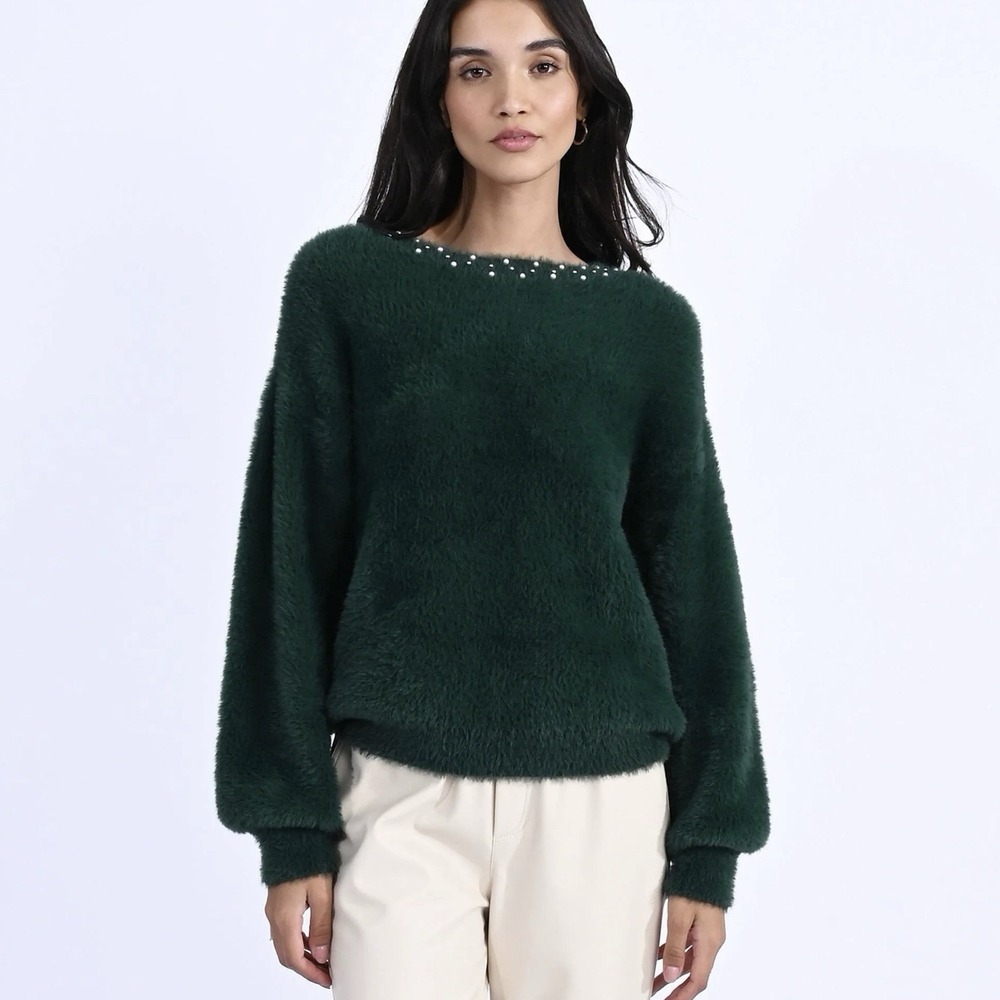 Molly Bracken Emerald Green Sweater Size M White Pearl Neckline Fuzzy‎ Faux Fur